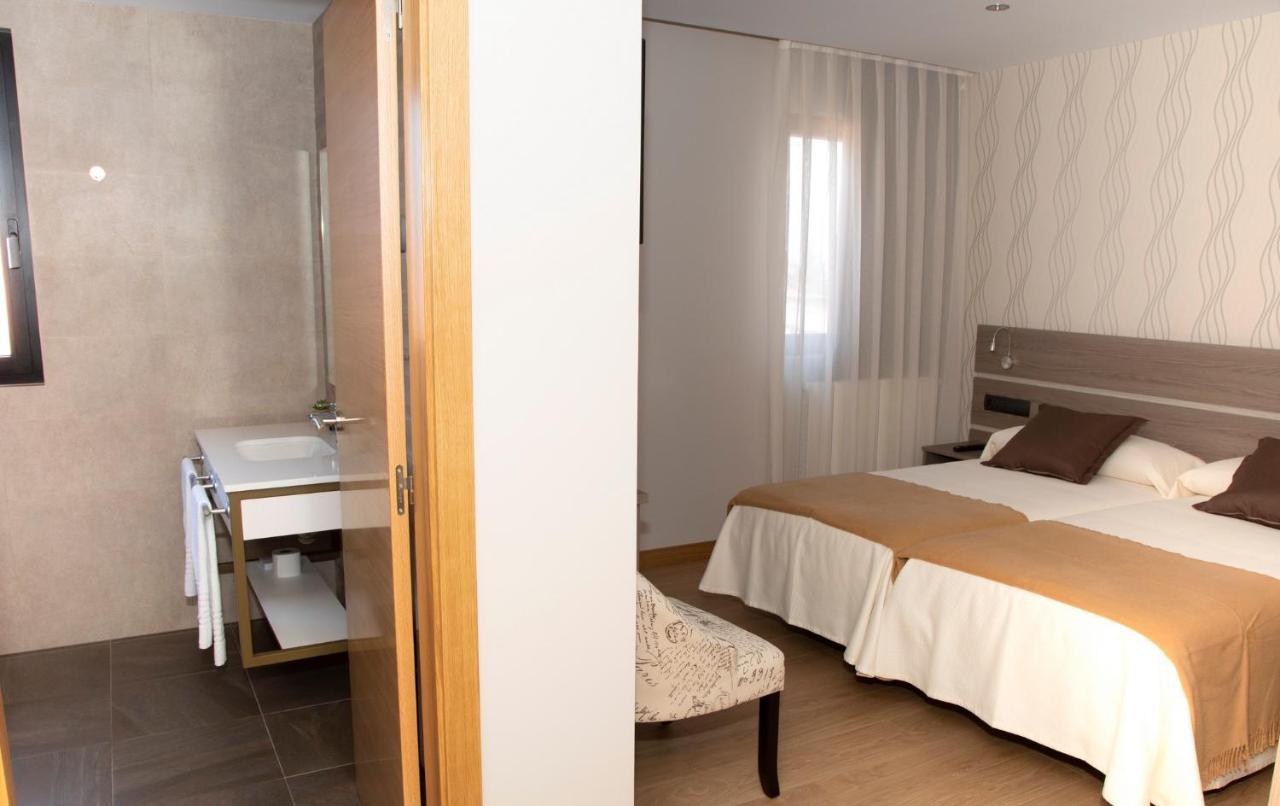 Hotel Mercedes Camargo Exterior photo