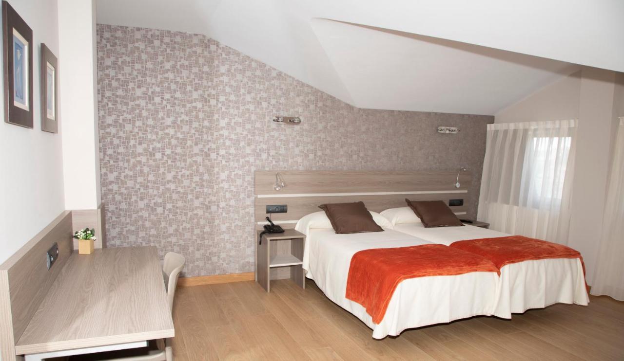 Hotel Mercedes Camargo Exterior photo